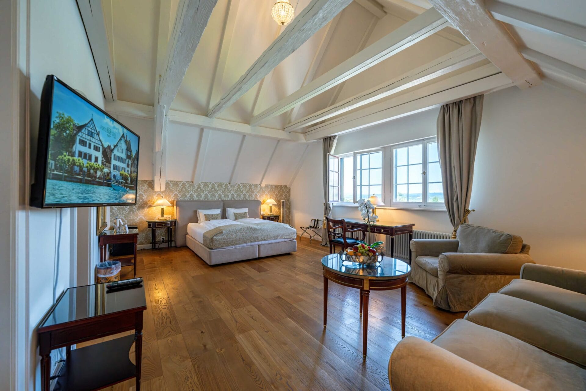 Hotel Porto Sofie Bar Brasserie in Gottlieben in Thurgau, bei Kreuzlingen am Seerhein - Seezimmer Family Zimmeransicht 6
