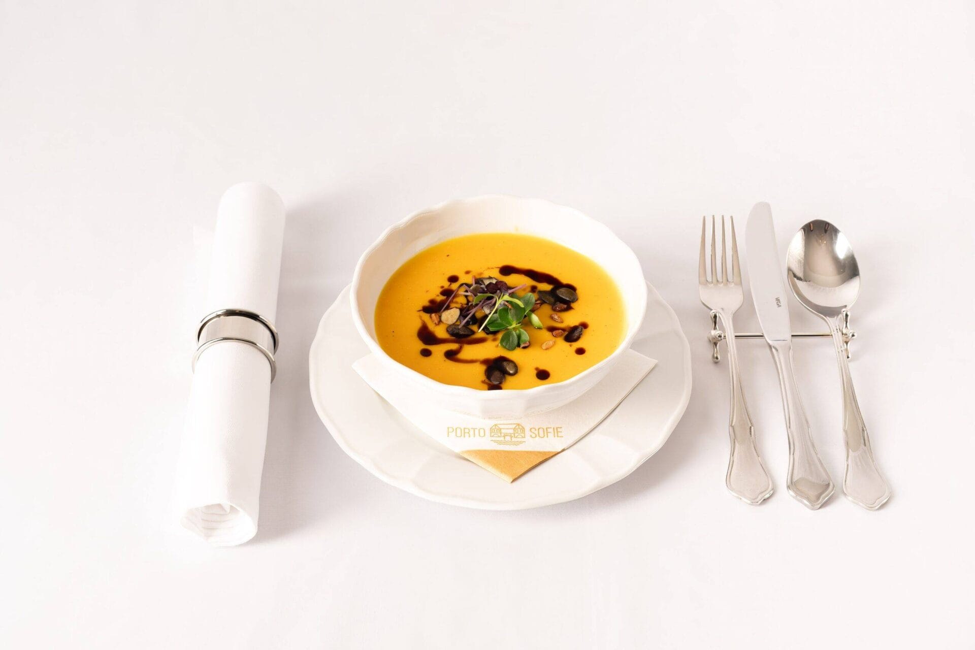 Hotel Porto Sofie Brasserie Steirische Kürbis-Cremesuppe - 0090